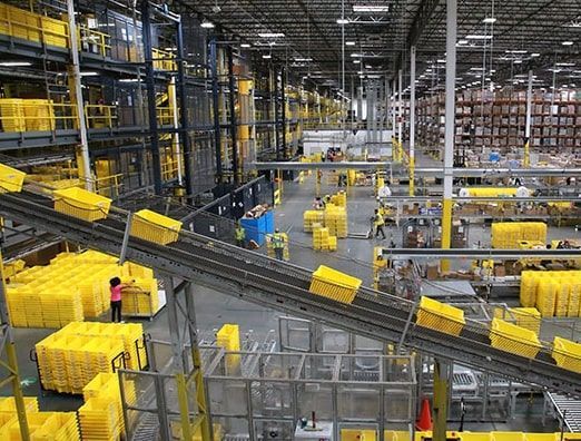 Vista de un almacén de Amazon